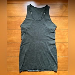 Sweaty Betty Athlete Seamless Racerback Tank Top in Forest Green - Size Medium